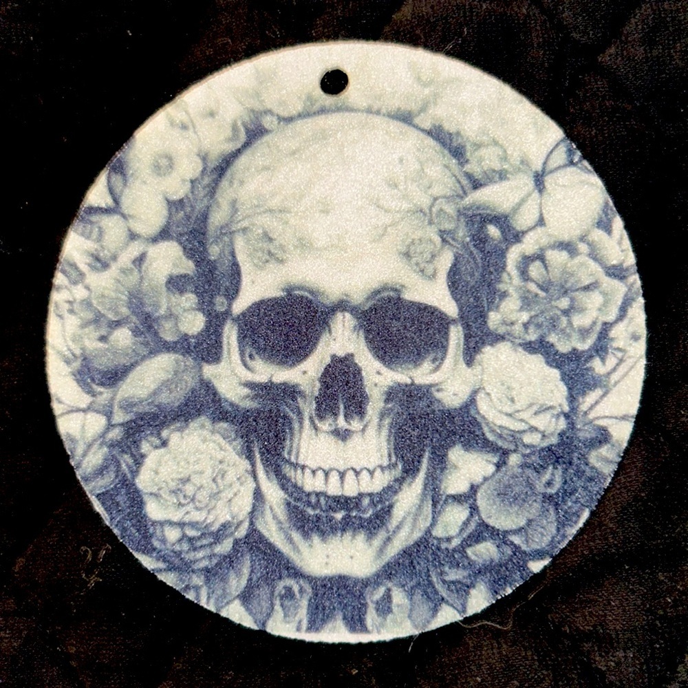 Skull and roses car air freshener